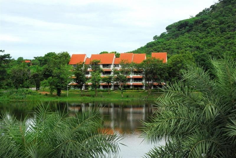 Panorama And Golf Country Club Nakhon Ratchasima Exterior photo